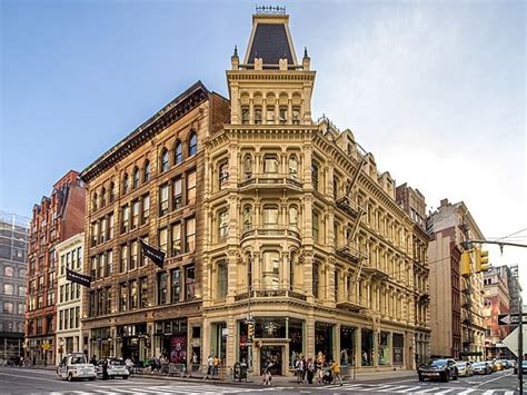 lord and taylor store.